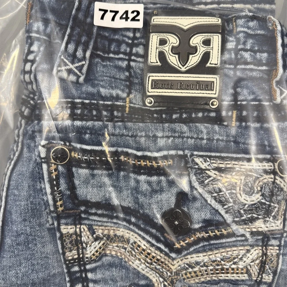 Men's 32 Rock Revival Jeans Clifford Straight 0855 WHISKERING THICKS STITCH